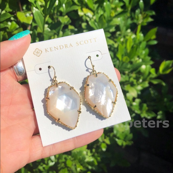 Kendra Scott Corley Earrings in Ivory Pearl - Picture 2 of 5